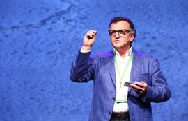 el-cofundador-de-globant-al-que-macri-le-dedico-I7WH4P6UFVFDLCLOXTAPZLLP4I_0.jpg?auth=50fe960149a20f91d609f25f67d683e619d3757cc30c17f954bc3a4596ba03cb&width=880&height=586&quality=70&smart=true